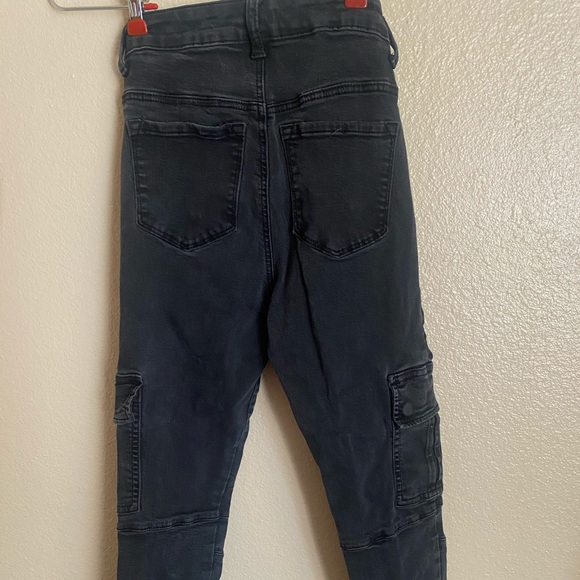 black pants - Picture 3 of 3